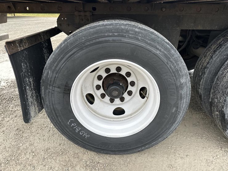 2015-utility-53'-image-27