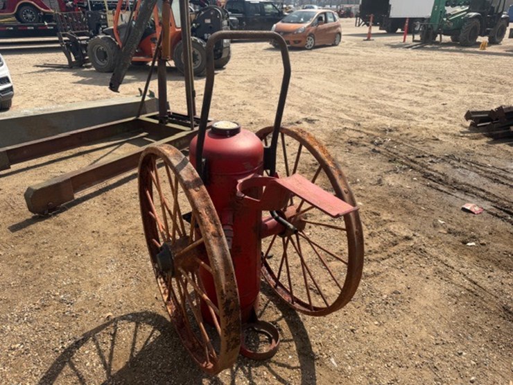 #6460-•-fire-extinguisher-image-5