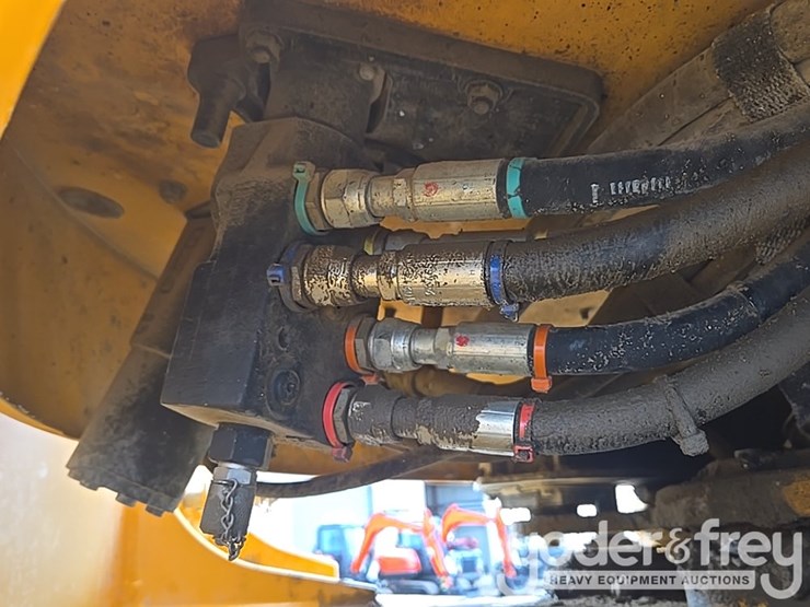 2014-volvo-l150h-image-39