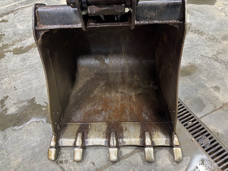 caterpillar-305-image-44