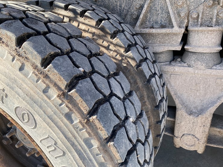 1994-international-paystar-5000-image-23