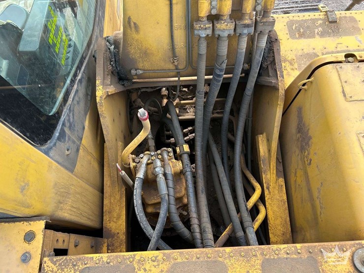 2012-komatsu-pc200-lc-8-image-11