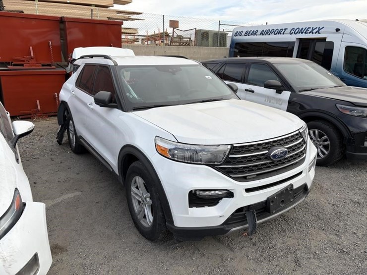 2021-ford-explorer-image-4