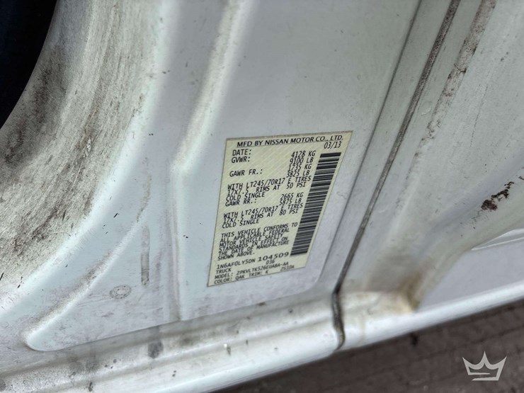 2013-nissan-nv2500hd-image-4