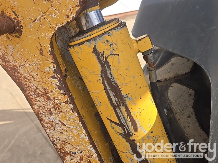 2010-deere-310sj-image-67