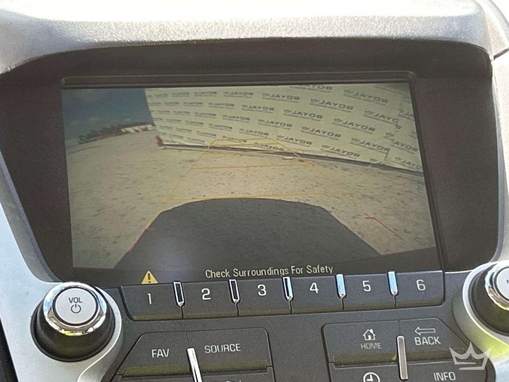 2017-chevrolet-equinox-image-16