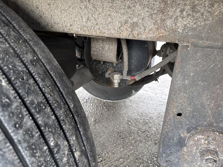 2019-utility-53'-image-19