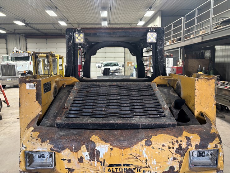 2013-caterpillar-226b3-image-10