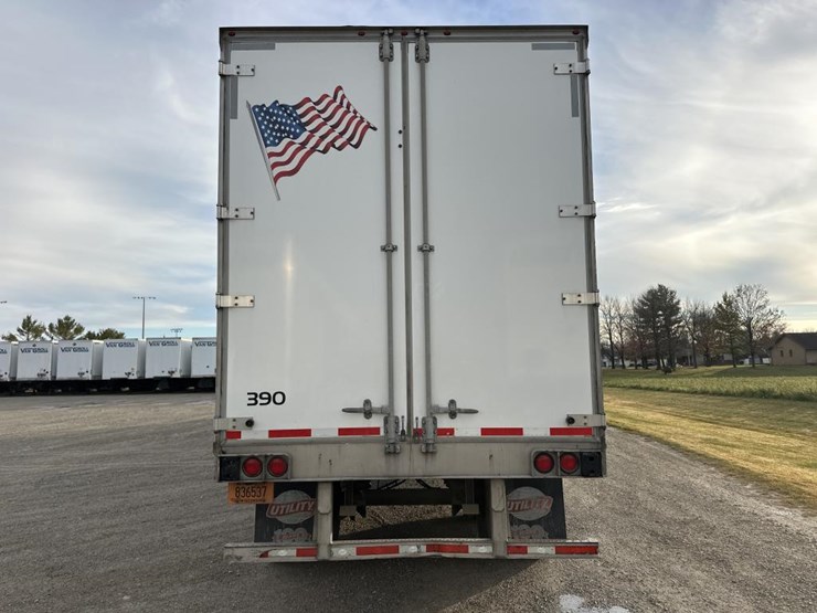 2016-utility-53'-image-4