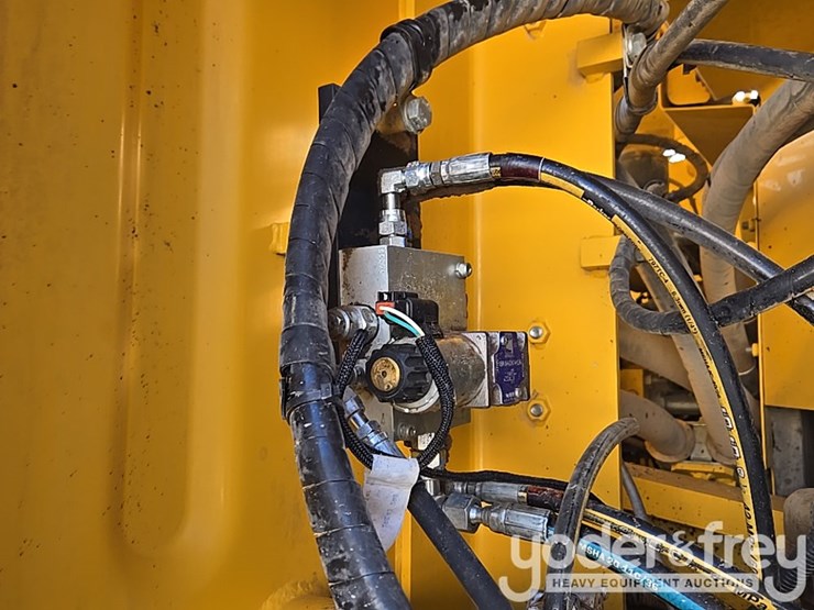 2022-komatsu-pc360-lc-11-image-57