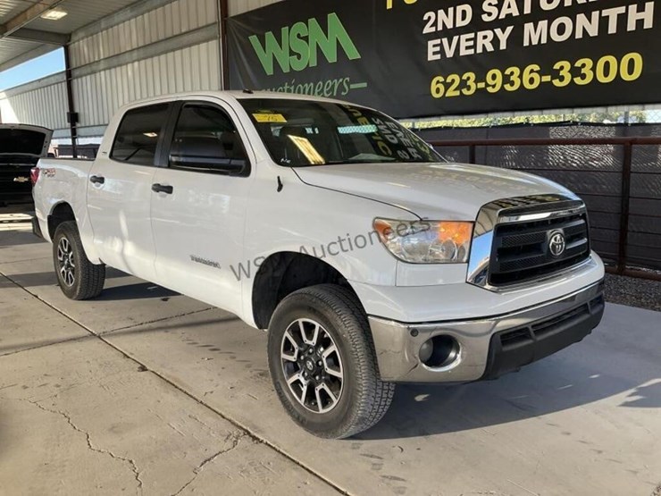 2011-toyota-tundra-image-2