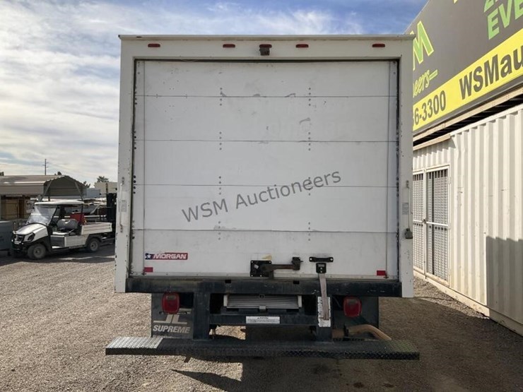 2011-chevrolet-express-4500-image-6