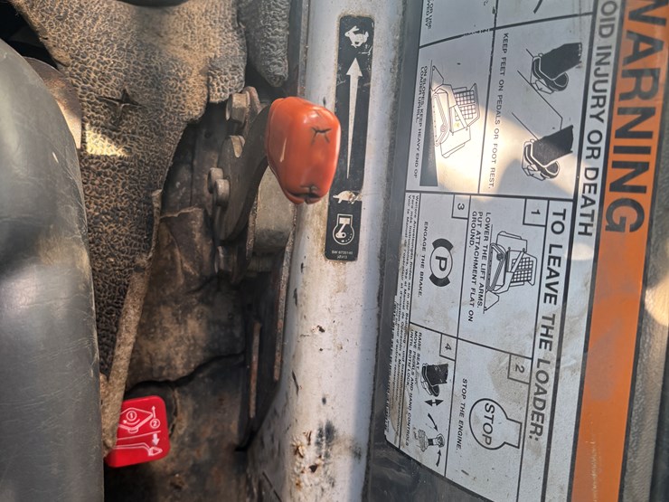 2007-bobcat-t300-image-30