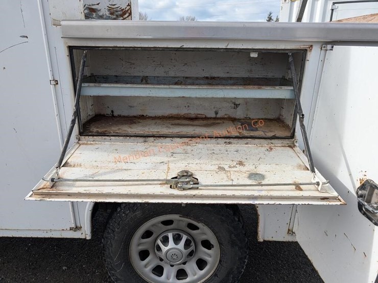 2017-chevrolet-silverado-3500-image-41