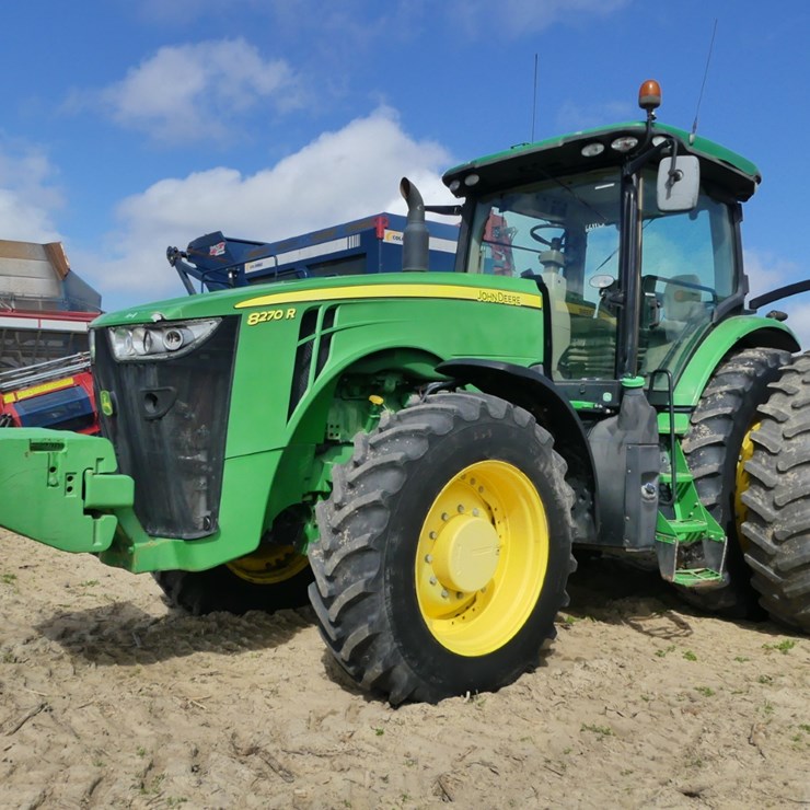 2015 JOHN DEERE 8270R