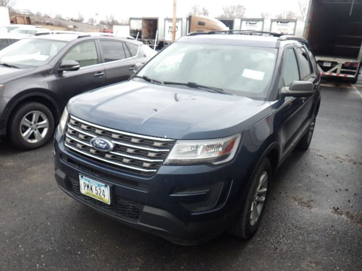 2017-ford-explorer-image-1