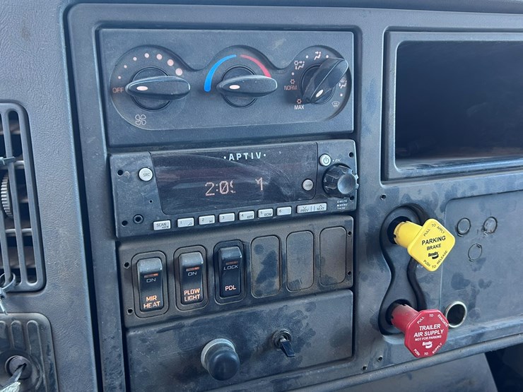 2002-international-7400-image-59