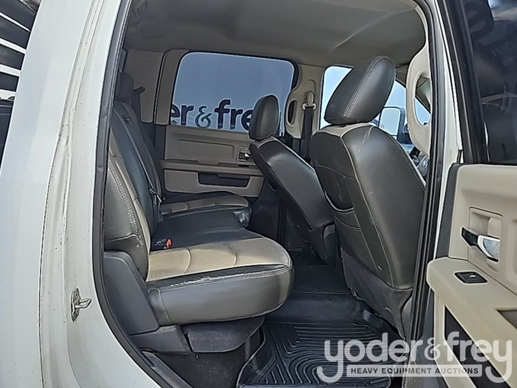 2010-dodge-ram-3500-image-37