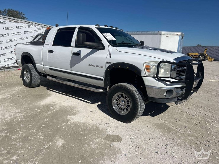 2007-dodge-ram-1500-image-2