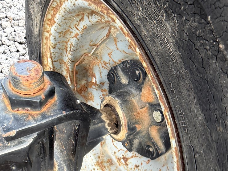 #40979-•-frontier-31'-header-trailer-image-11