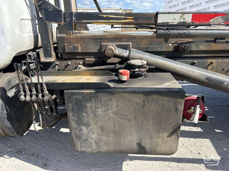 2001-mack-rd688s-image-22