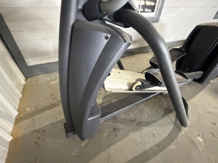 #34119-•-precor-efx524-elliptical-image-15