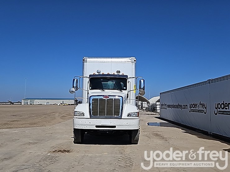 2018-peterbilt-337-image-8