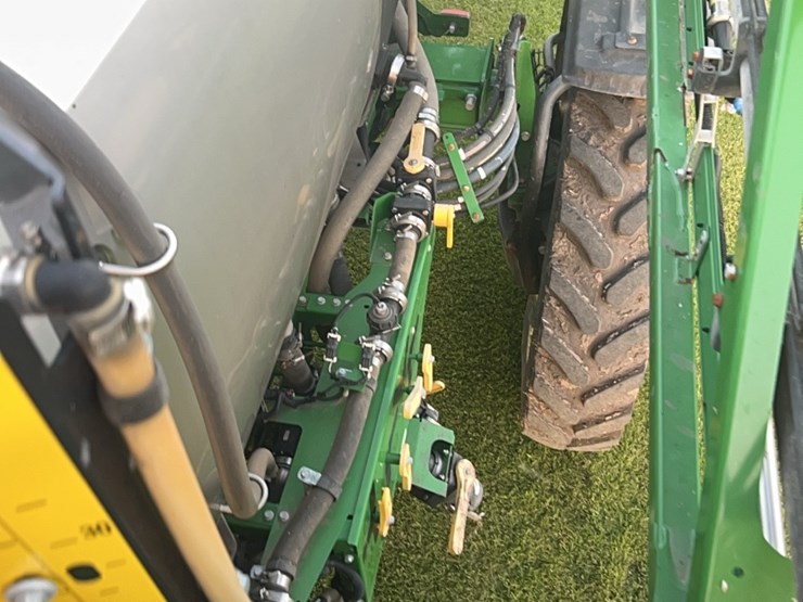 2014-john-deere-r4030-image-48
