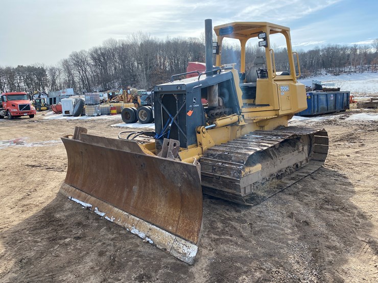 2004-deere-700h-lgp-image-1