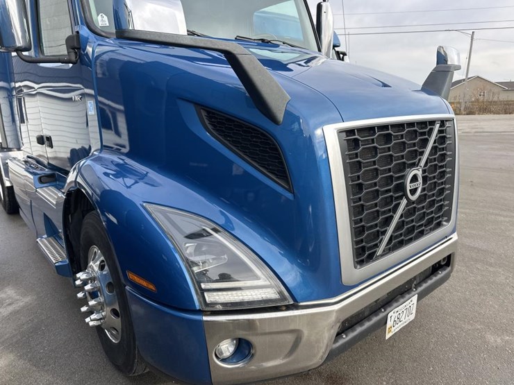 2020-volvo-10-image-22