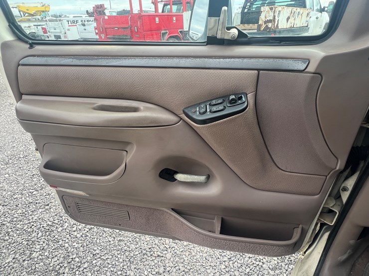 1994-ford-f150-xlt-image-22