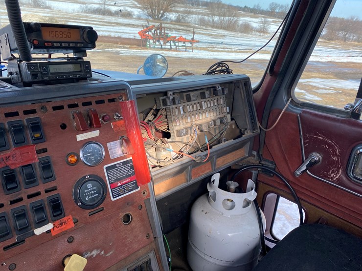 #425-•-mack-elite-cl-713-manure-truck-(has-wi-title)-(colfax,-wi)-image-37