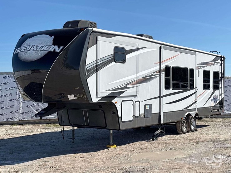 2014-crossroads-rv-elevation-t/a-5th-wheel-toy-hauler-travel-trailer-image-1