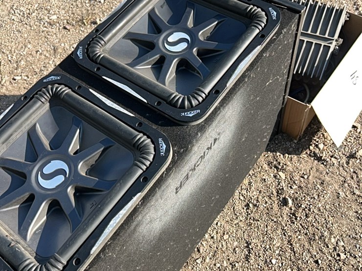 deluxe-speaker-system-for-car-or-tractor-image-31