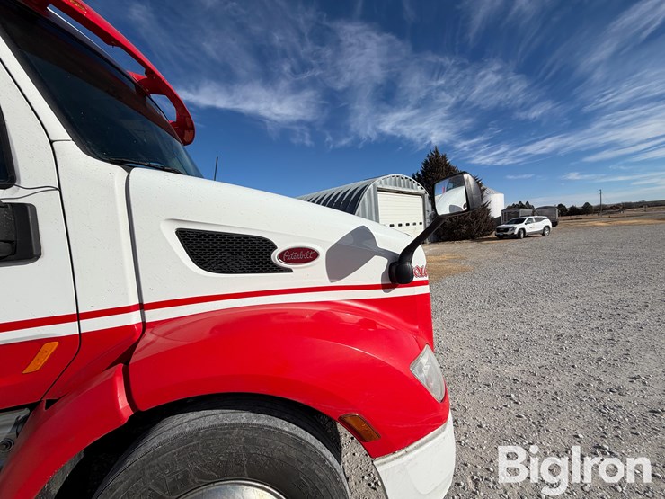 2016-peterbilt-579-image-9