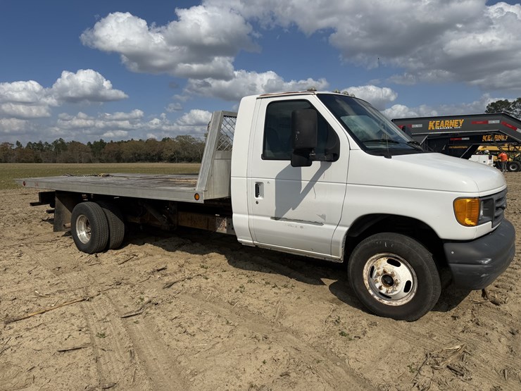 2006-ford-e450-image-2