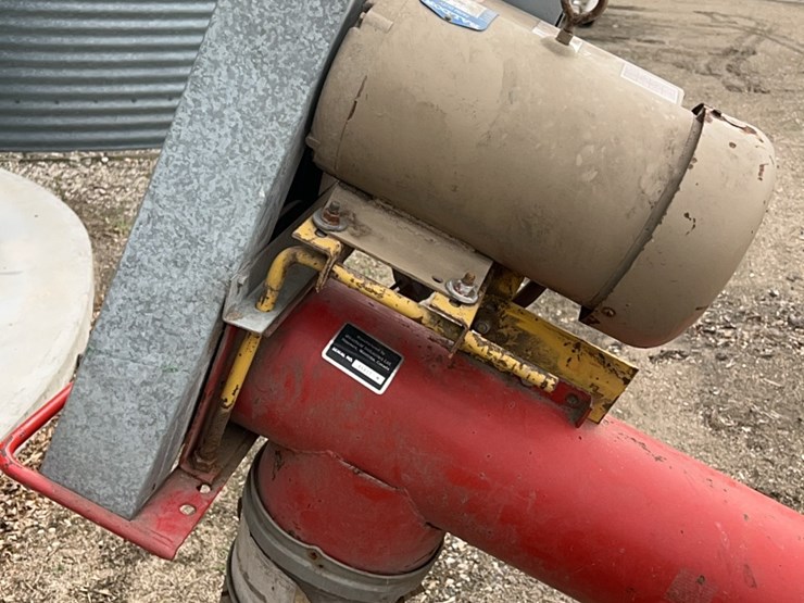 westfield-jump-auger,-has-5-hp-single-phase-220-electric-motor-image-34