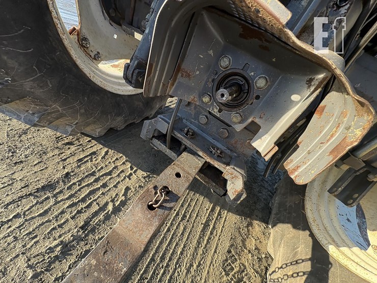 new-holland-ts110-image-10