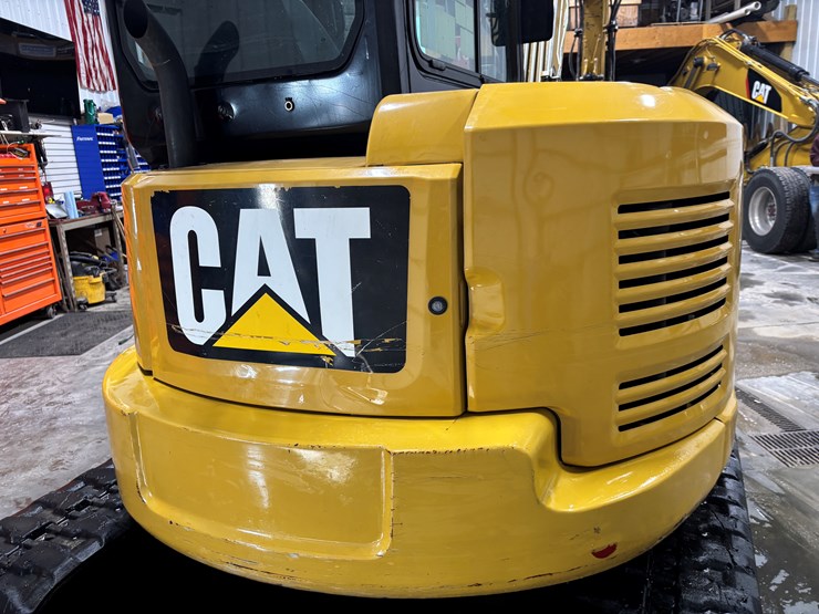 caterpillar-305-image-16