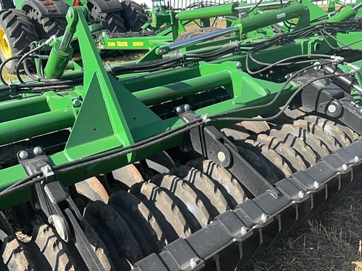 2023-john-deere-h-image-42