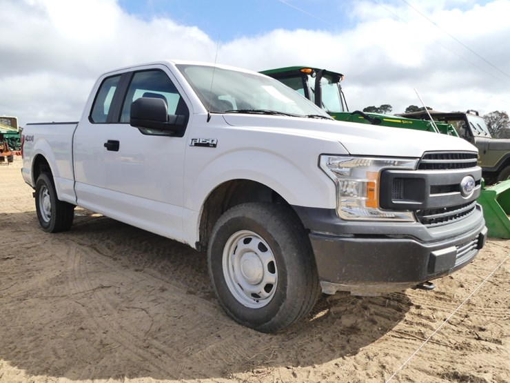 2019-ford-f150-xl-image-2