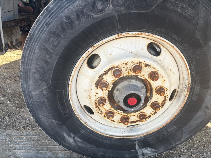 2005-sterling-lt8500-image-82