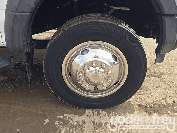 2019-ford-f550-image-13