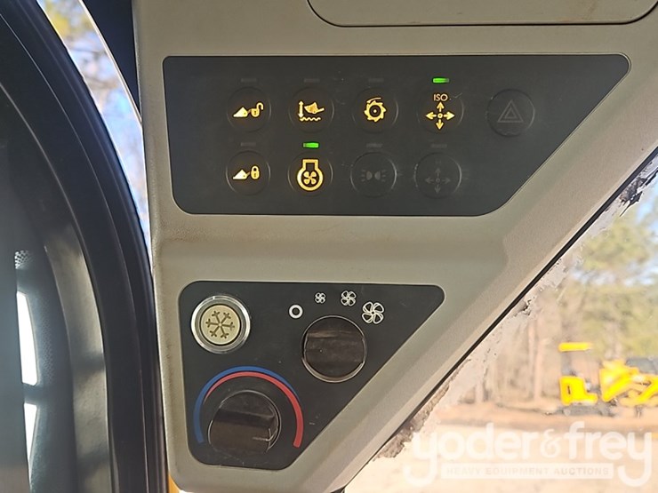 2019-jcb-270t-image-32