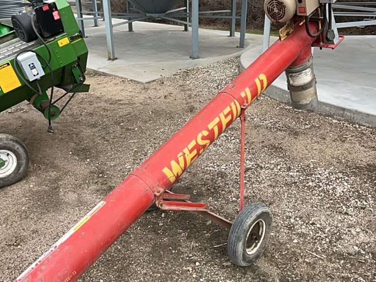 westfield-jump-auger,-has-5-hp-single-phase-220-electric-motor-image-17