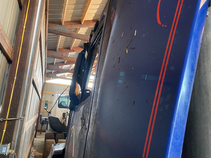 #310-•-2015-volvo-d13-tandem-axle-semi-rolled-over-(has-wi-title)-(algoma,-wi)-image-22