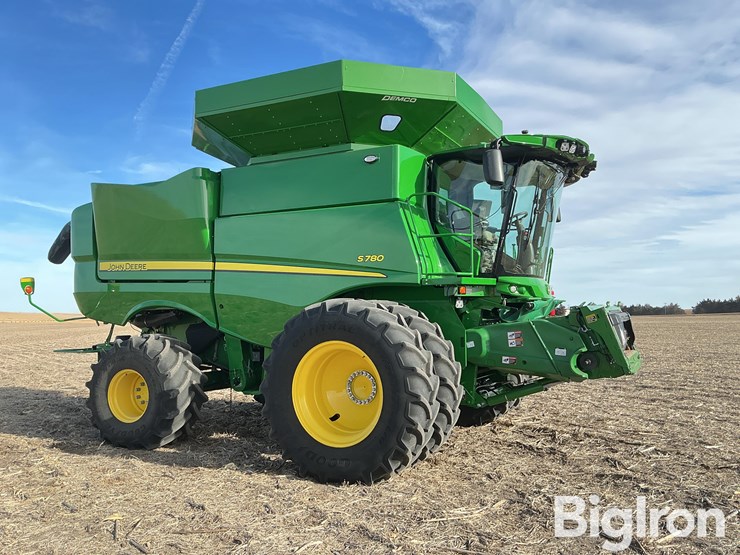 2023-john-deere-s780-image-3