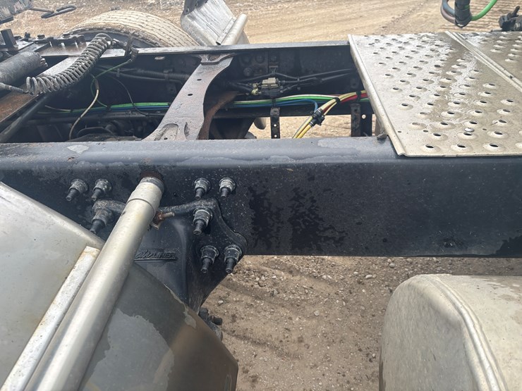 2016-freightliner-cascadia-113-image-53