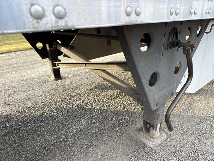 2016-utility-53'-image-18