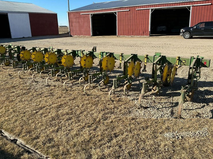 john-deere-825-image-4